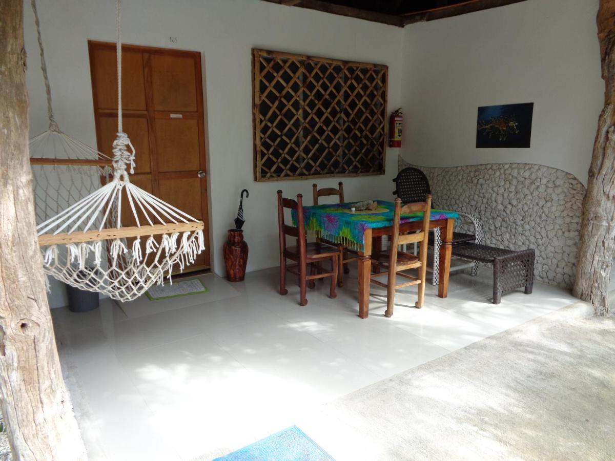 Sea Turtle House Moalboal Hotel Exterior foto